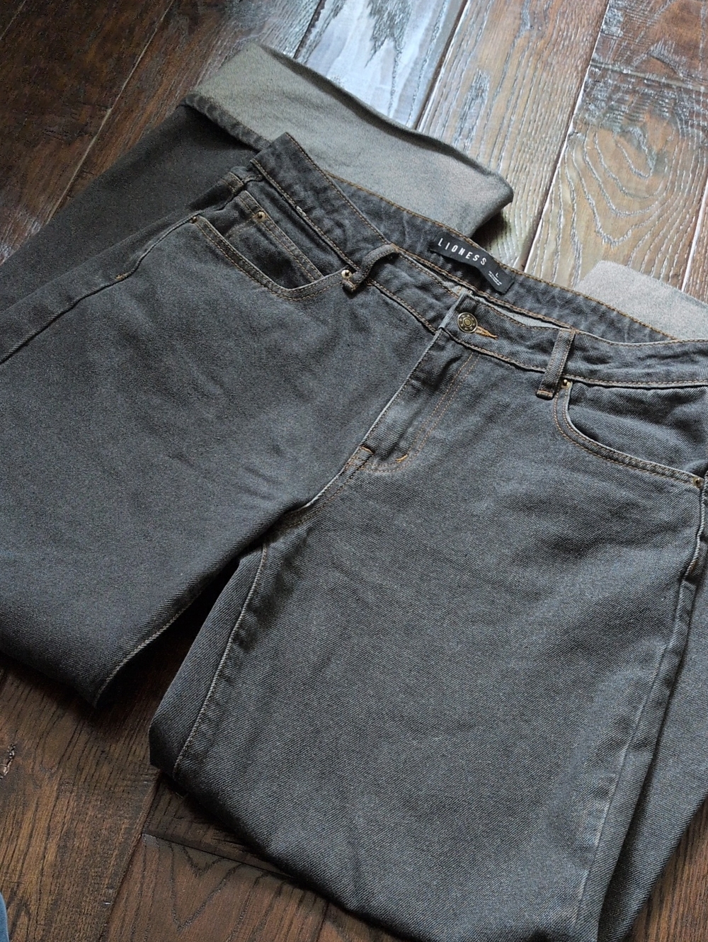 LIONESS I Charcoal Gray Top Model 31" Wide Leg Cuffed Jeans, Large